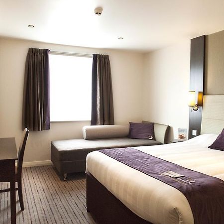 Premier Inn Merthyr Tydfil Buitenkant foto
