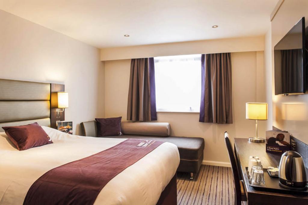 Premier Inn Merthyr Tydfil Buitenkant foto