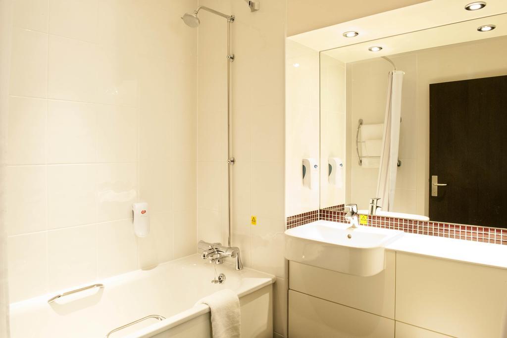 Premier Inn Merthyr Tydfil Buitenkant foto
