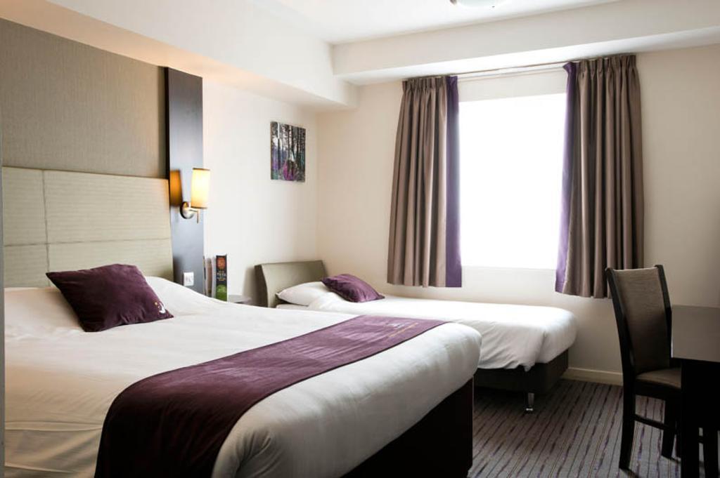 Premier Inn Merthyr Tydfil Buitenkant foto