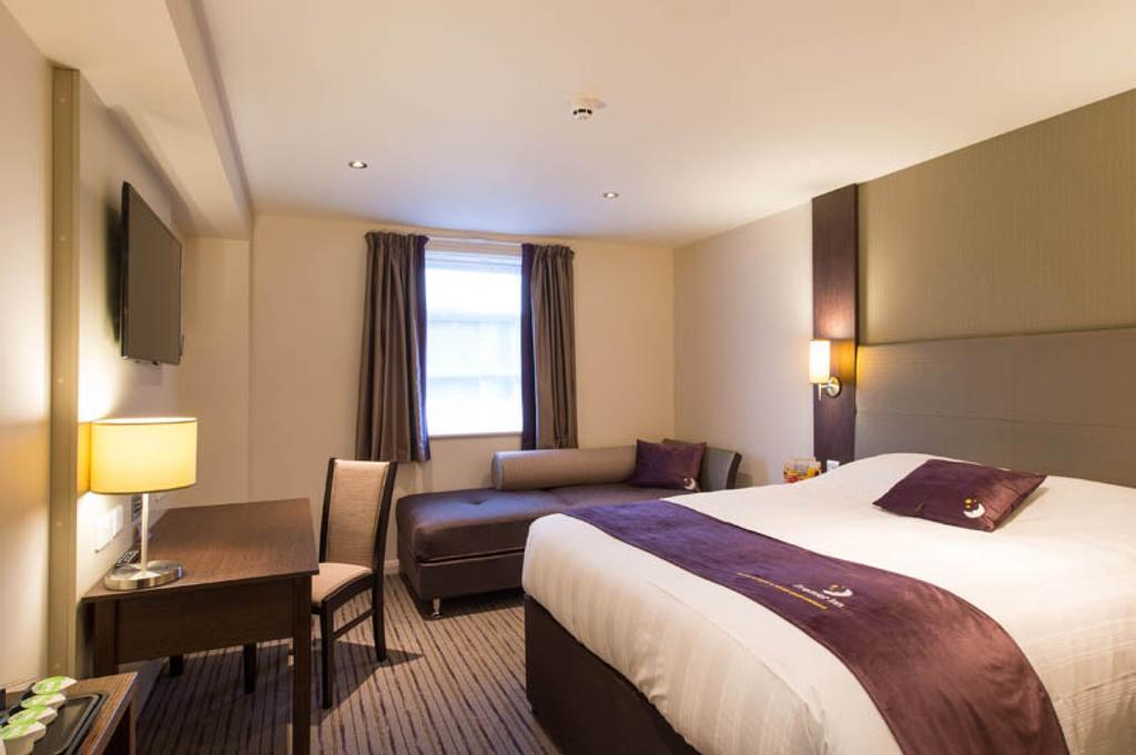Premier Inn Merthyr Tydfil Buitenkant foto
