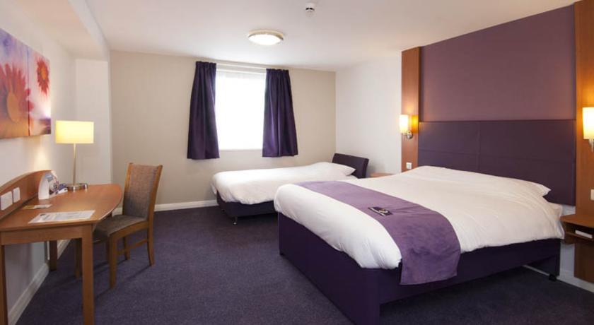 Premier Inn Merthyr Tydfil Buitenkant foto