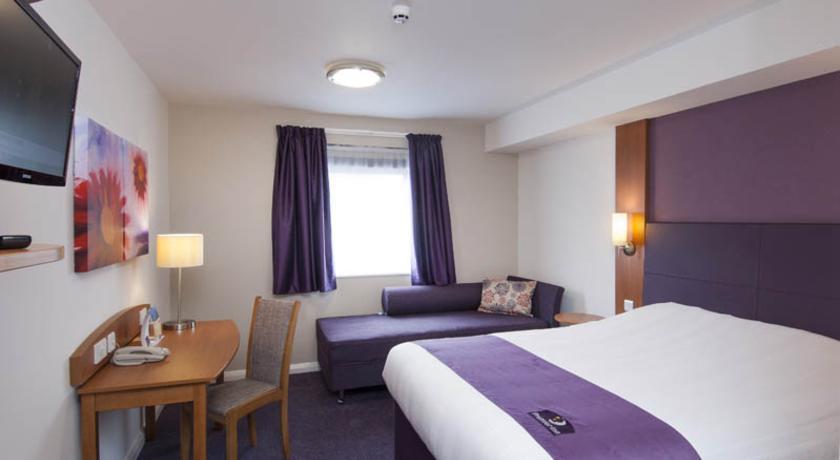 Premier Inn Merthyr Tydfil Buitenkant foto