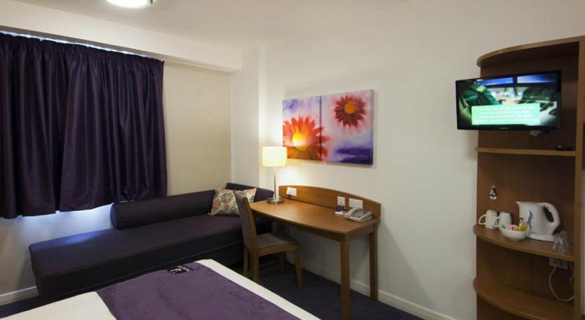 Premier Inn Merthyr Tydfil Buitenkant foto