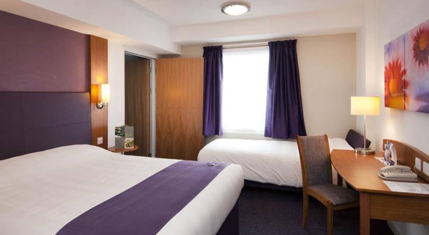 Premier Inn Merthyr Tydfil Buitenkant foto