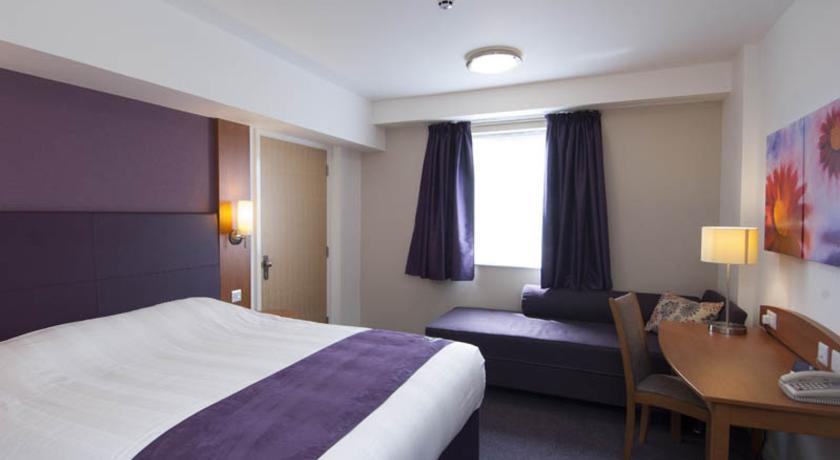 Premier Inn Merthyr Tydfil Buitenkant foto